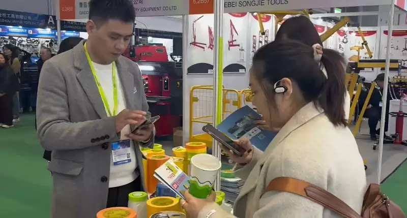 Exhibition Customer Communication Exhibition Customer Communication