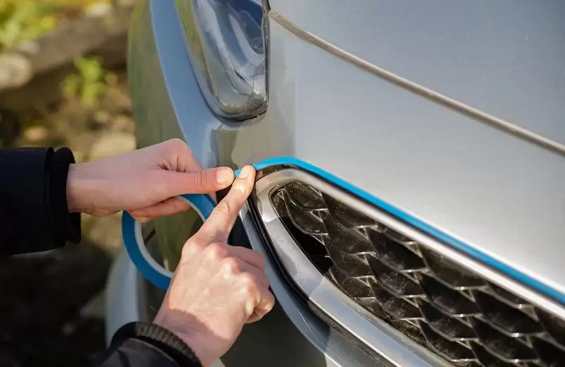 How to Use Fine Line Masking Tape to Achieve Professional Car Painting Results